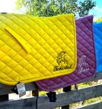 Tapis de selle avec dessin élégant de cheval